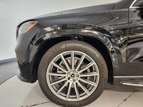 Used 2024 Mercedes-Benz GLS 580 4MATIC image 11