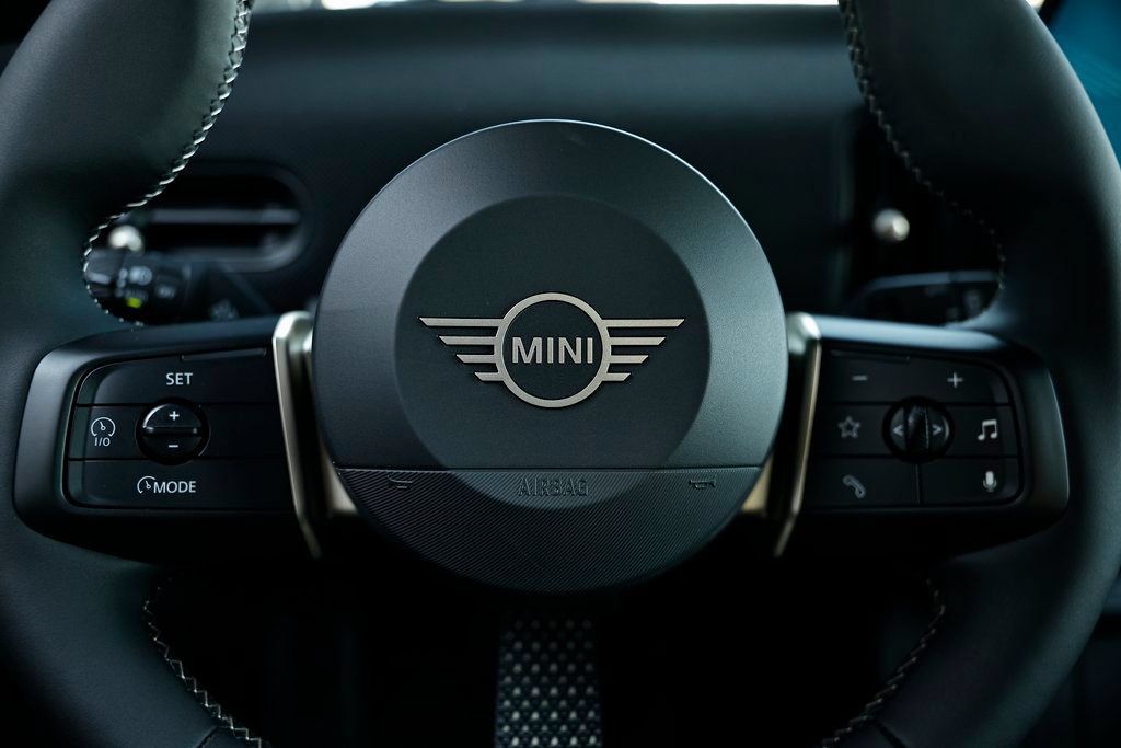 New 2026 MINI Cooper 2-Door Hardtop FWD image 30