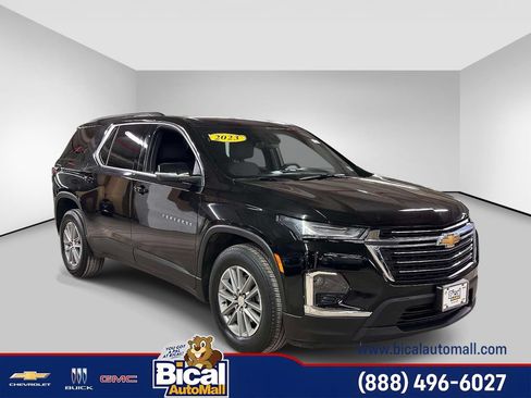Used 2023 Chevrolet Traverse LT w/ LPO, Floor Liner Package AWD/4WD image 2