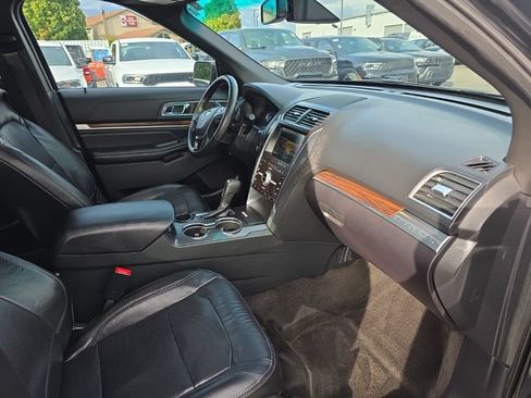 Used 2016 Ford Explorer Limited w/ Equipment Group 301A FWD image 10