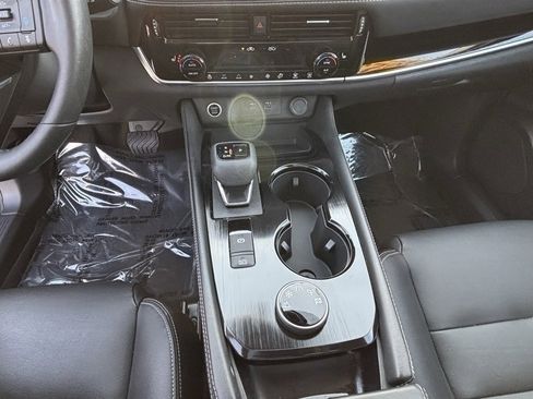 Used 2023 Nissan Rogue SL w/ SL Premium Package image 15