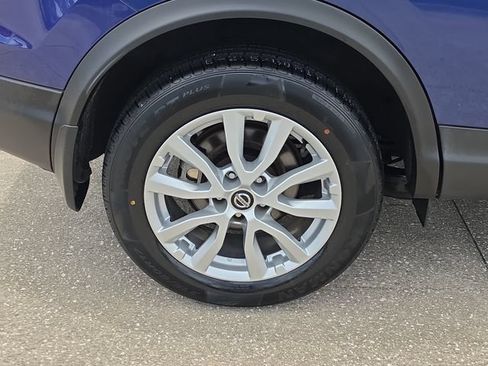 Used 2022 Nissan Rogue Sport SV AWD/4WD image 5