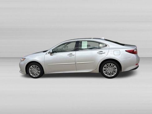 Used 2015 Lexus ES 350 w/ Luxury Package FWD image 7