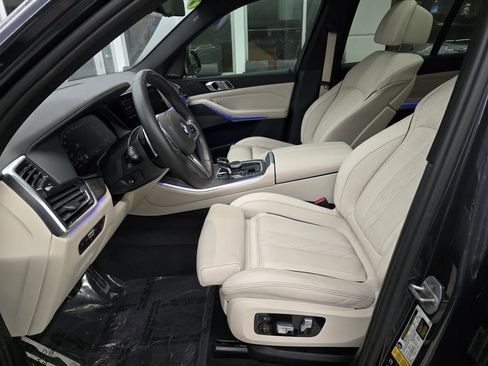 Used 2021 BMW X5 M50i w/ Premium Package image 17