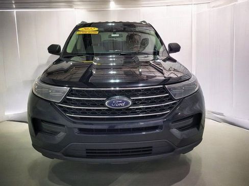 Used 2022 Ford Explorer XLT image 12