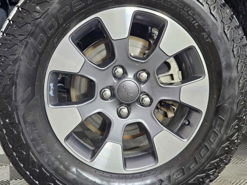 Used 2021 Jeep Wrangler Unlimited Sahara w/ Uconnect 4C Nav & Sound Group AWD/4WD image 40