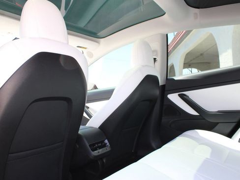Used 2020 Tesla Model 3 Performance AWD/4WD image 28