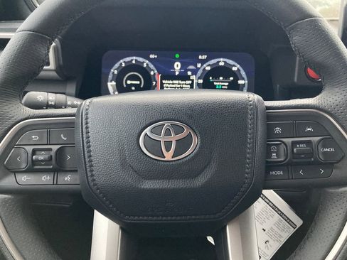 New 2026 Toyota 4Runner TRD Off-Road Premium AWD/4WD image 17