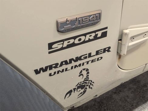 Used 2017 Jeep Wrangler Unlimited Sport w/ Quick Order Package 23S image 13