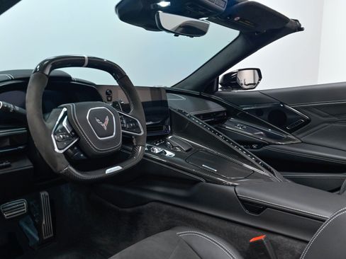 Used 2025 Chevrolet Corvette Z06 RWD image 14