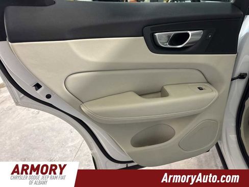 Used 2024 Volvo XC60 B5 Plus image 26