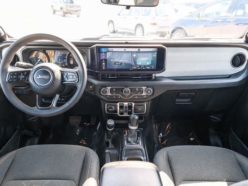 Used 2024 Jeep Wrangler Unlimited AWD/4WD image 13