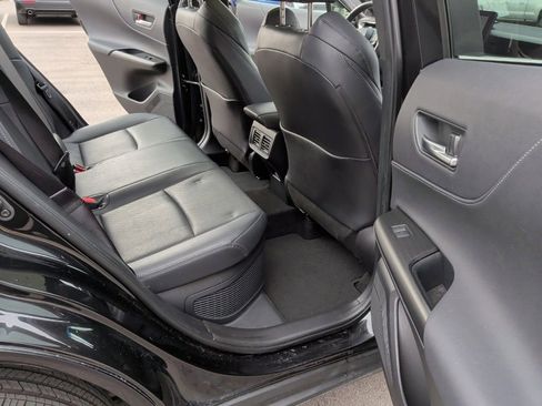 Used 2023 Toyota Venza Limited image 28