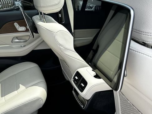 Certified 2024 Mercedes-Benz GLS 450 4MATIC image 19