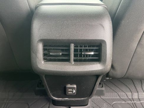 Used 2020 Chevrolet Equinox LT image 50