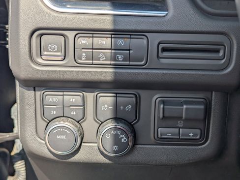 Used 2023 Chevrolet Tahoe Z71 w/ Luxury Package image 31