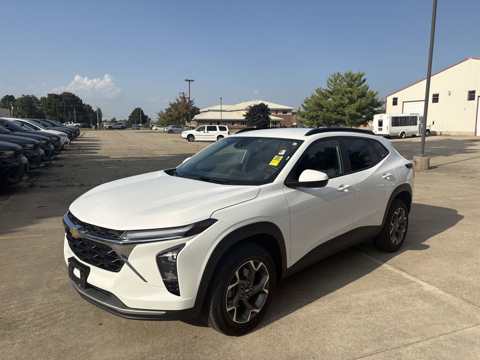 Used 2025 Chevrolet Trax LT w/ LT Convenience Package FWD image 20