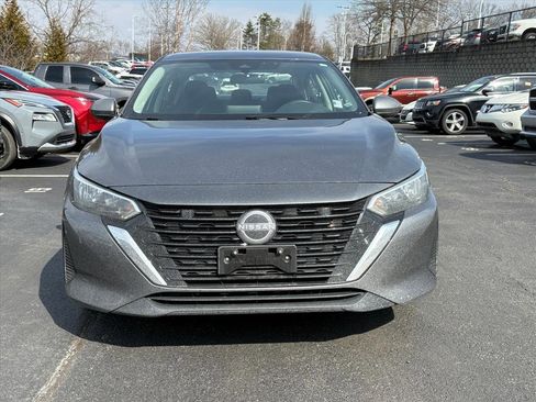 Certified 2024 Nissan Sentra SV image 3