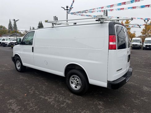 Used 2022 Chevrolet Express 2500 w/ Driver Convenience Package image 5