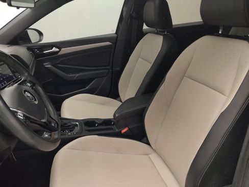 Used 2019 Volkswagen Jetta R-Line FWD image 17