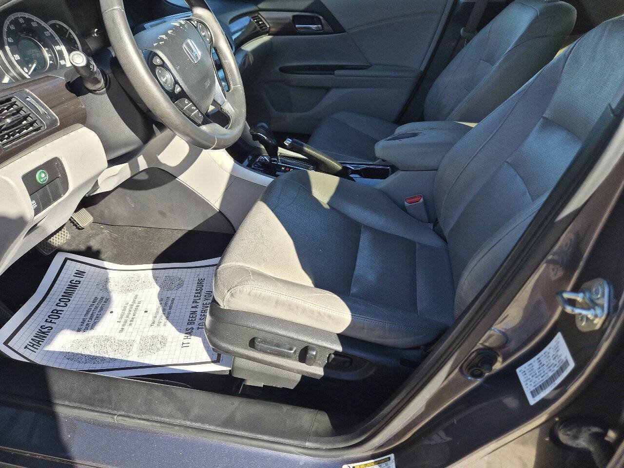 Used 2017 Honda Accord EX-L image 9