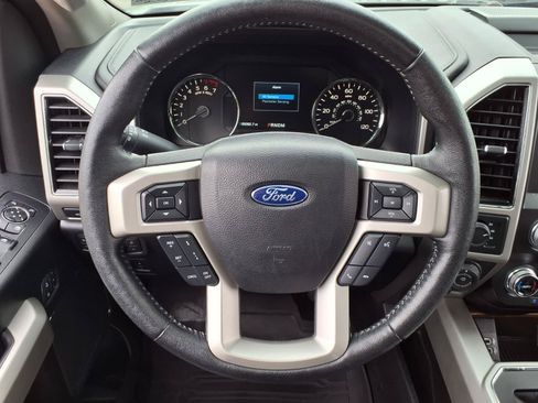 Used 2019 Ford F150 Lariat w/ Equipment Group 502A Luxury AWD/4WD image 13