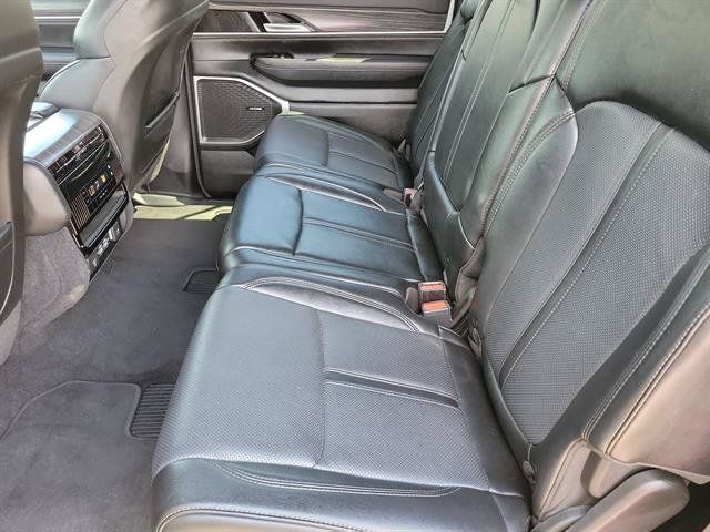 Used 2024 Jeep Wagoneer Series II w/ Flexible Seating Group AWD/4WD image 12