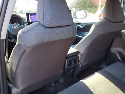 Certified 2025 Toyota RAV4 XLE image 21