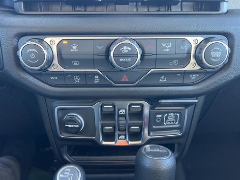 New 2026 Jeep Gladiator Sport image 30