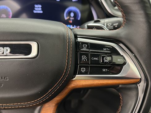 Used 2023 Jeep Grand Cherokee L Summit AWD/4WD image 22