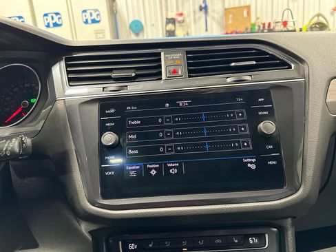 Used 2021 Volkswagen Tiguan SE w/ Panoramic Sunroof Package AWD/4WD image 58