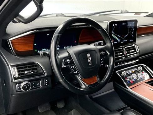 Used 2018 Lincoln Navigator Reserve w/ Technology Package image 15