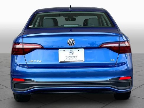 Used 2024 Volkswagen Jetta SE FWD image 5