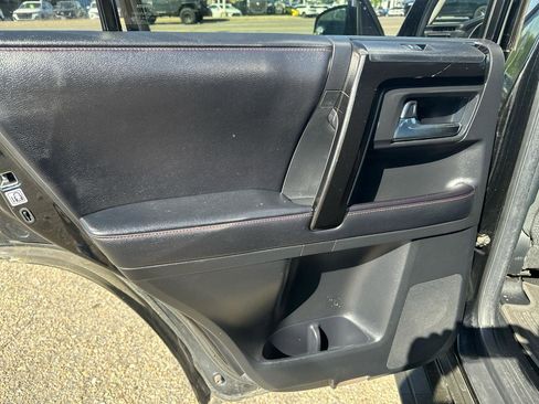 Used 2016 Toyota 4Runner Trail AWD/4WD image 17