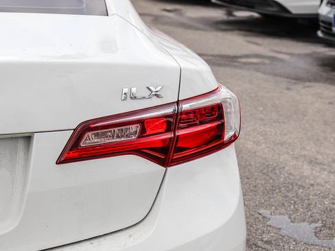 Used 2018 Acura ILX FWD image 4