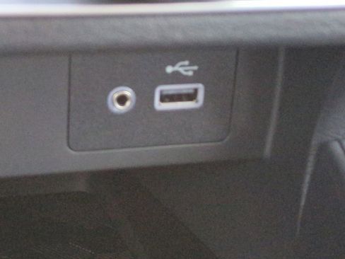 Certified 2025 Nissan Versa SV w/ Trunk Package image 20