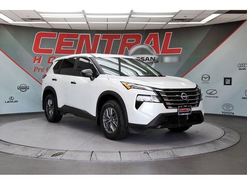 Certified 2025 Nissan Rogue S image 1