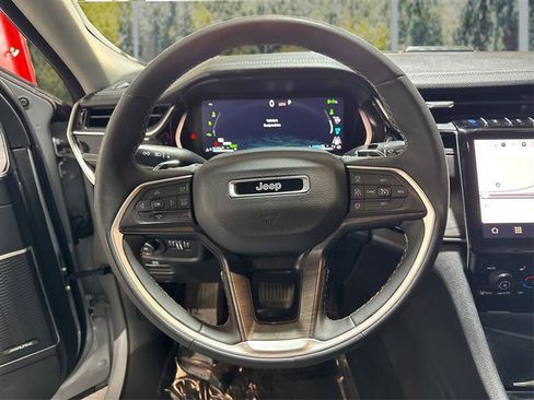 Used 2024 Jeep Grand Cherokee Limited 4xe image 18