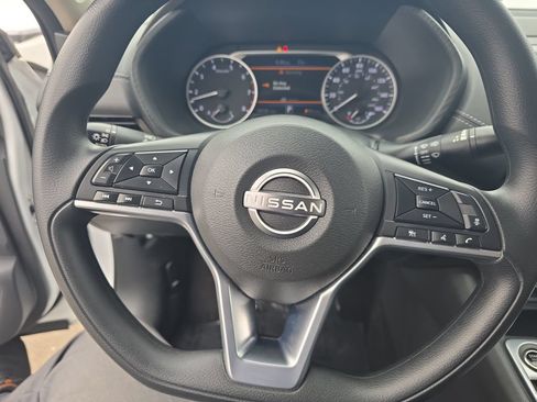 Used 2025 Nissan Sentra SV FWD image 13