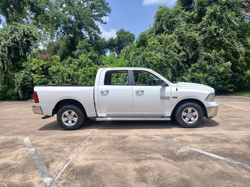 Used 2014 RAM 1500 Classic SLT RWD image 3