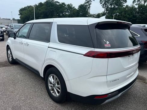 Certified 2024 Kia Carnival LX FWD image 4