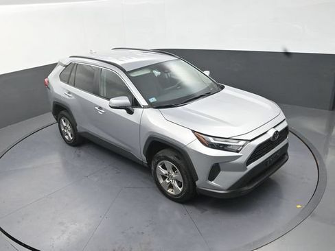 Used 2025 Toyota RAV4 XLE AWD/4WD image 23