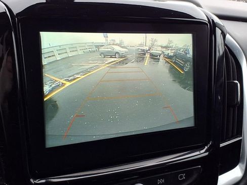 Used 2018 Chevrolet Traverse LT image 9