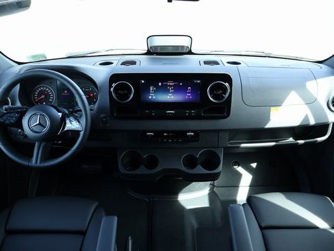 New 2025 Mercedes-Benz Sprinter 2500 image 4