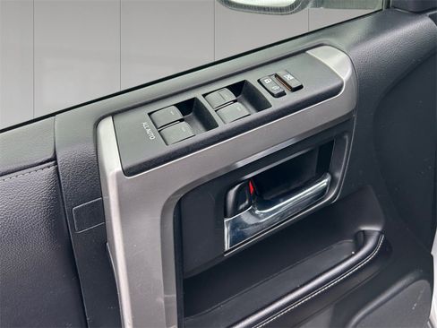 Used 2017 Toyota 4Runner SR5 image 11