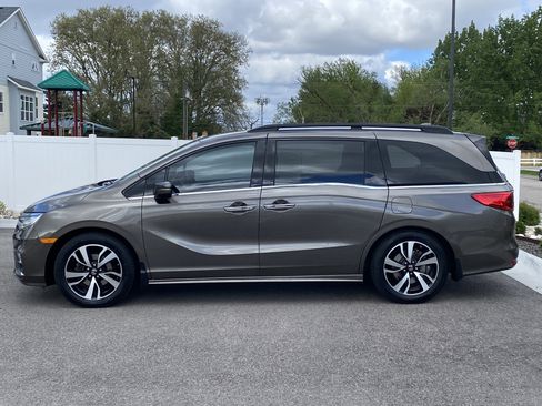 Used 2018 Honda Odyssey Elite image 3