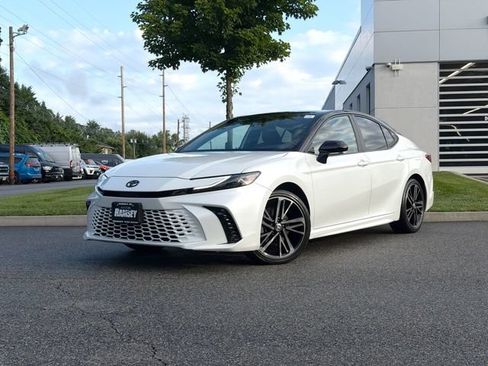 Used 2025 Toyota Camry XSE AWD/4WD image 1