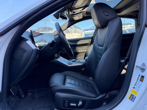 Used 2023 BMW i4 eDrive40 w/ M Sport Package image 11