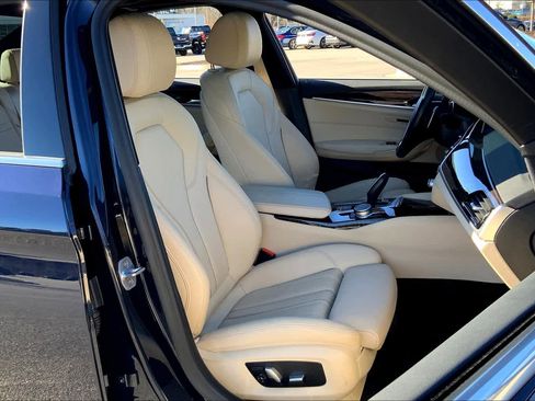 Used 2020 BMW 530i xDrive 530i xDrive w/ Premium Package image 8