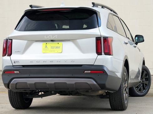 Used 2022 Kia Sorento S w/ Panoramic Sunroof Package AWD/4WD image 4